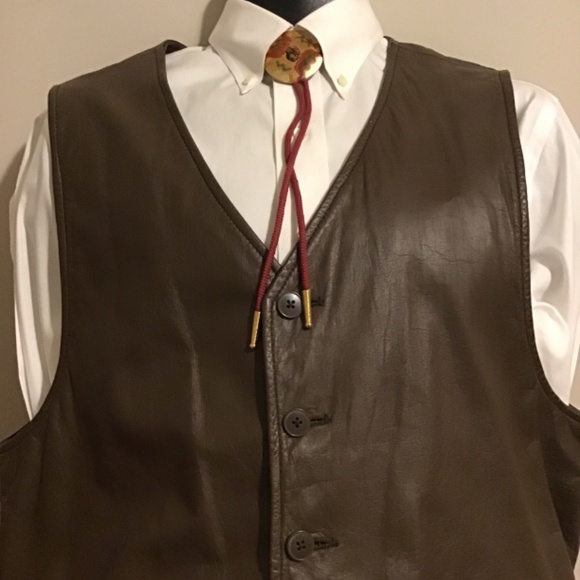 🔥🔥SALE! ROUNDTREE & YORKE, SIZE XL NEW COND. LEATHER VEST BEAUTIFUL BROWN 🔥 - Picture 2 of 2